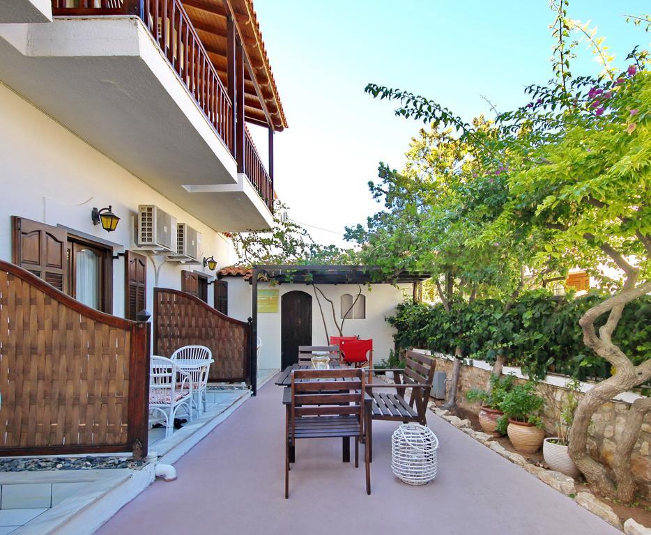 Pallas Pension Elafonissos Exterior photo