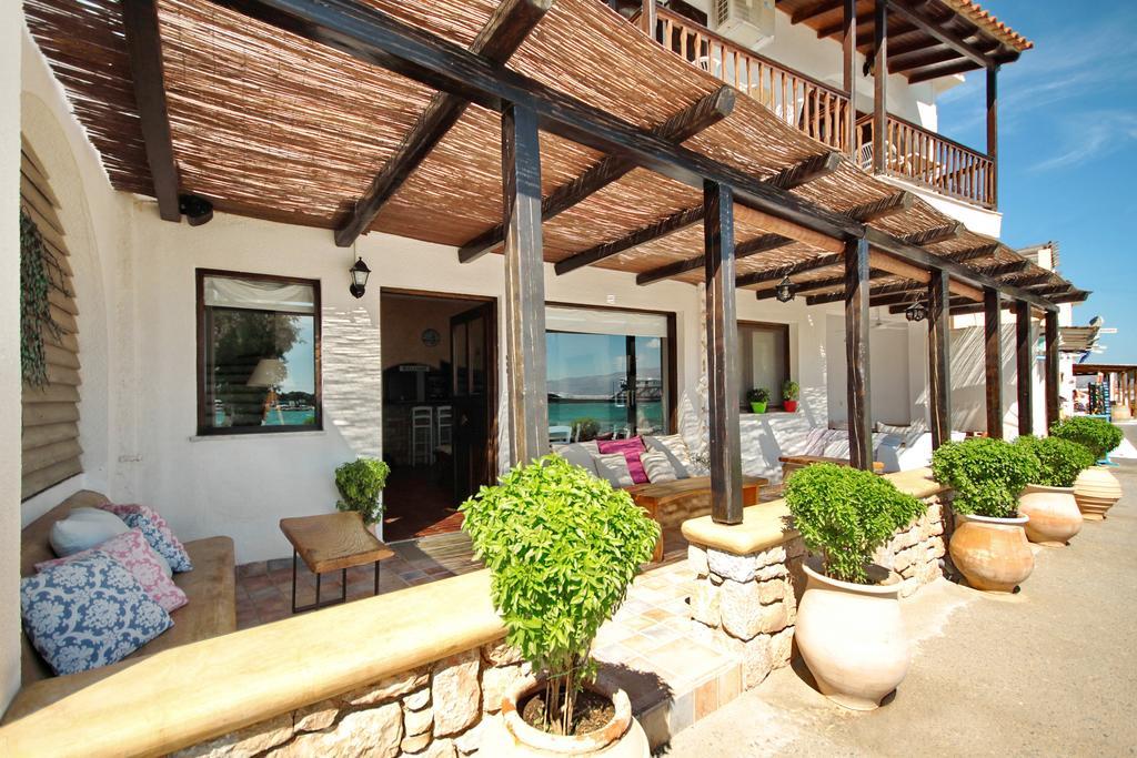 Pallas Pension Elafonissos Exterior photo