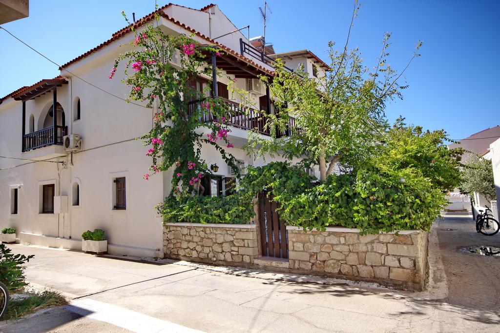Pallas Pension Elafonissos Exterior photo
