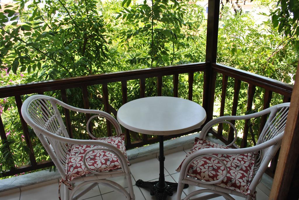 Pallas Pension Elafonissos Exterior photo